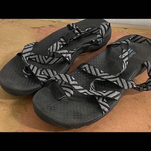 skechers outdoor lifestyle sandals black